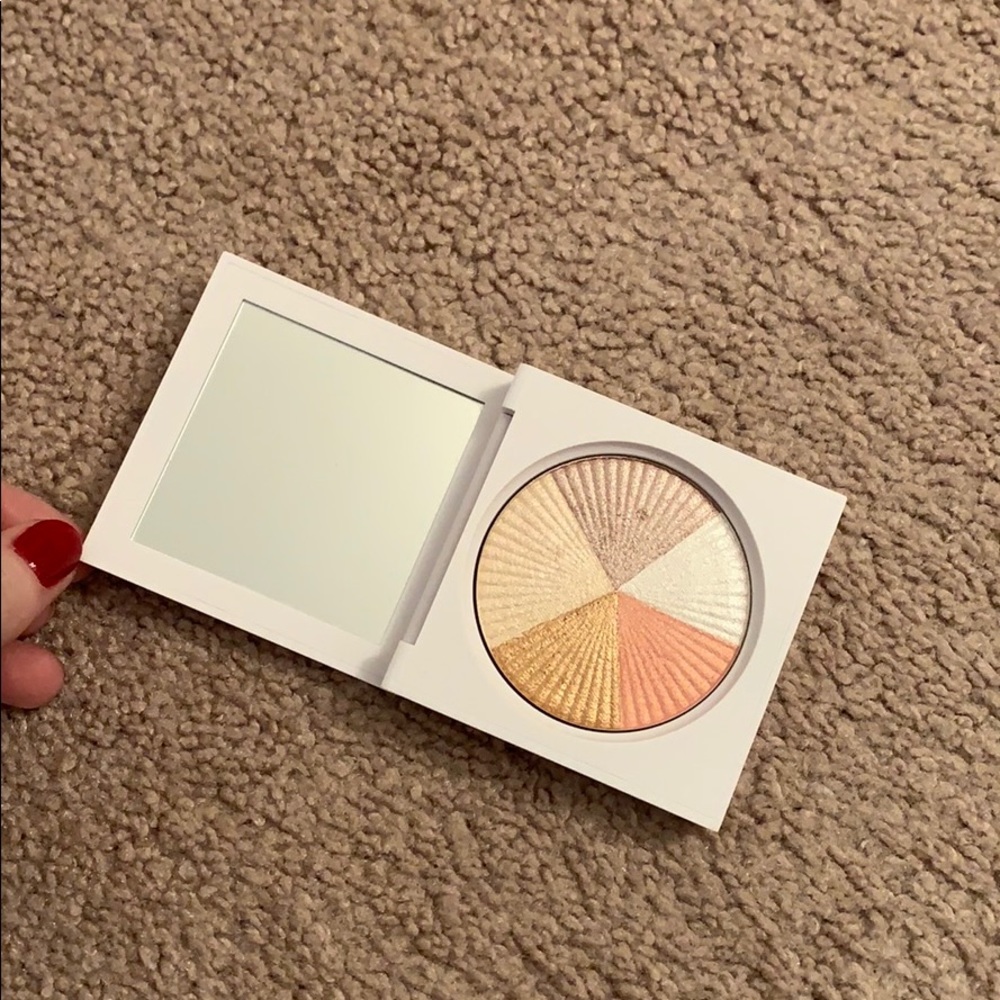 Ofra Beverly Hills highlighter
